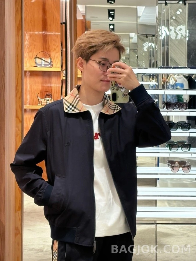 버버리 버버리 체크 칼라 자수 해링턴 자켓 상세 이미지