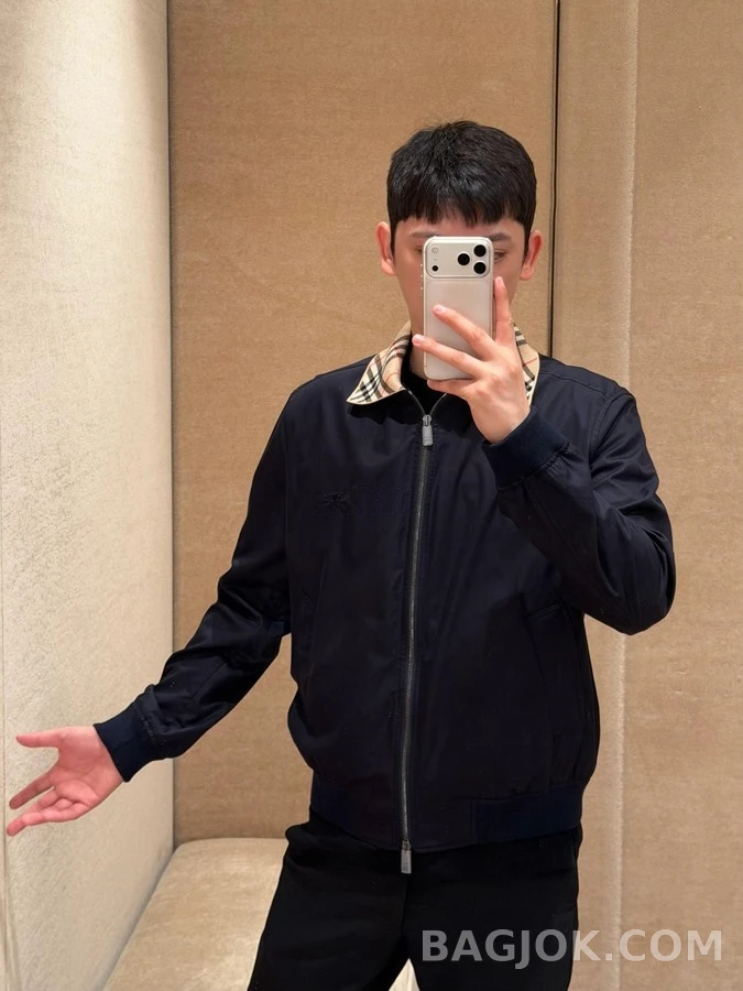 버버리 버버리 체크 칼라 자수 해링턴 자켓 상세 이미지