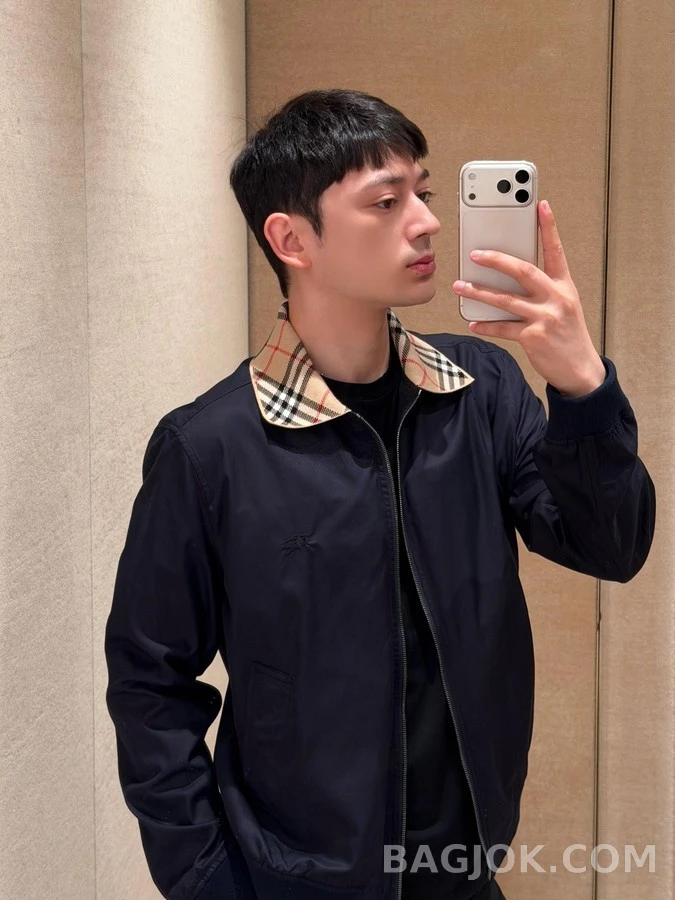 버버리 버버리 체크 칼라 자수 해링턴 자켓 상세 이미지