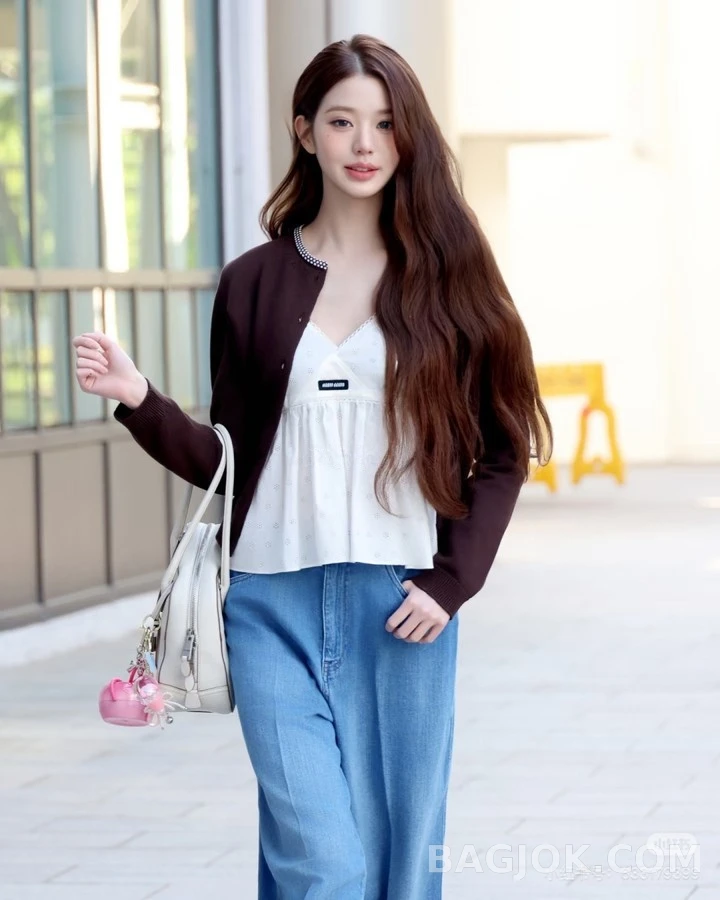 미우미우 미우미우 체크넥 레터링 로고 가디건 상세 이미지