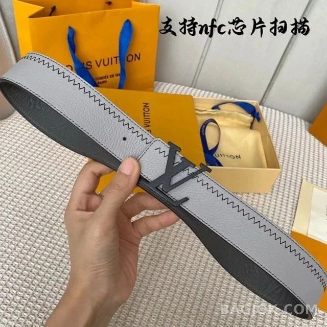 루이비통 루이비통 이니셜 컬러 블록 리버시블 벨트 상세 이미지