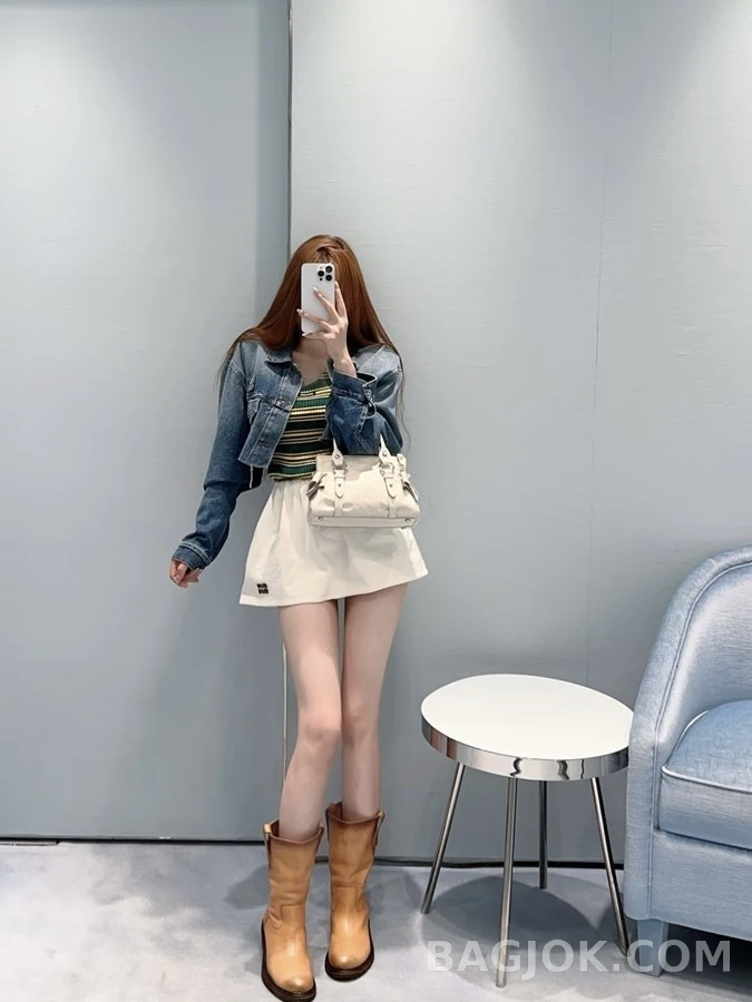 미우미우 미우미우 워싱 러프 헴 크롭 데님 자켓 상세 이미지