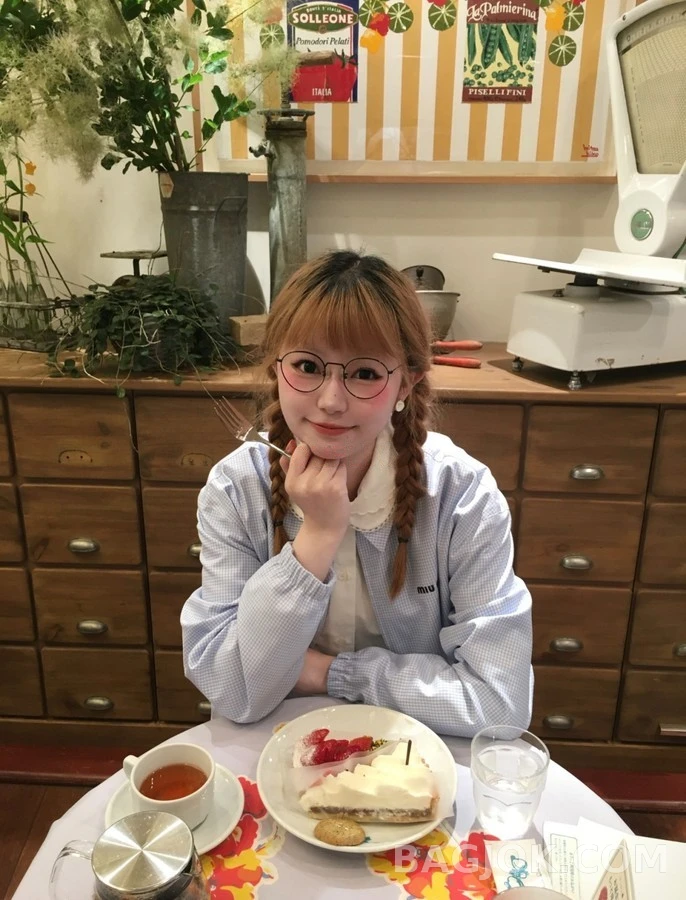 미우미우 미우미우 체크 카라 자켓 상세 이미지