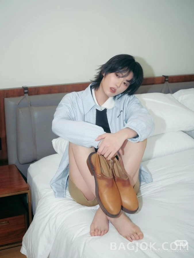 미우미우 미우미우 체크 카라 자켓 상세 이미지