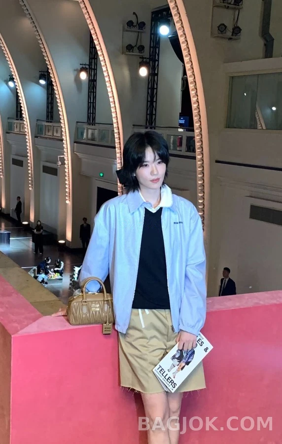 미우미우 미우미우 체크 카라 자켓 상세 이미지