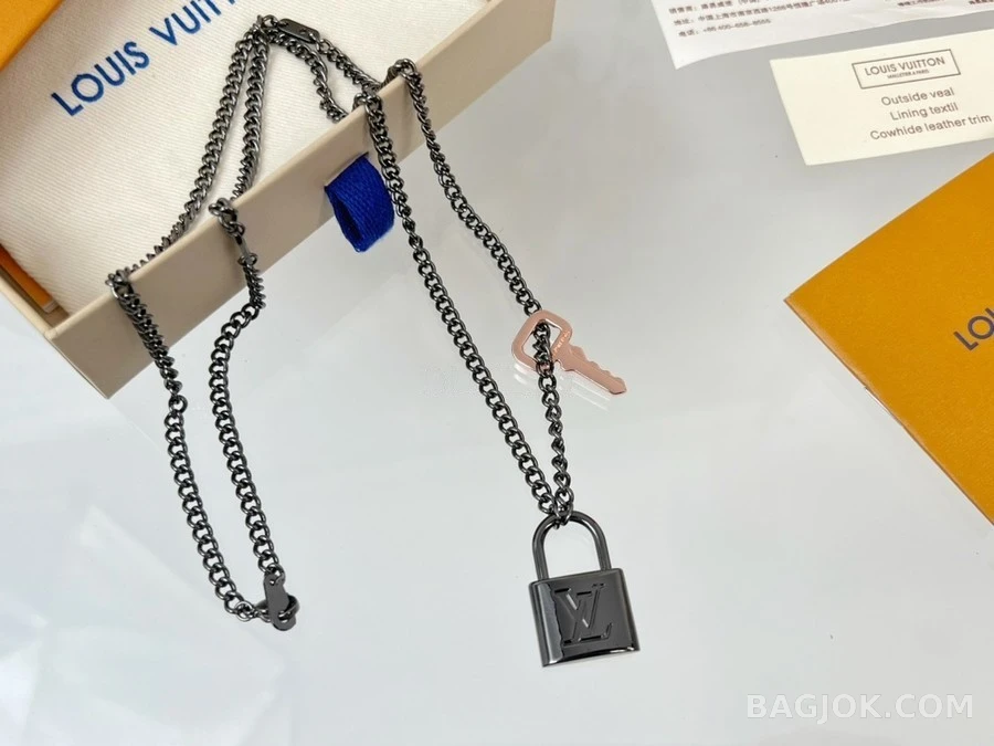 루이비통 루이비통 패드락 펜던트 목걸이 상세 이미지