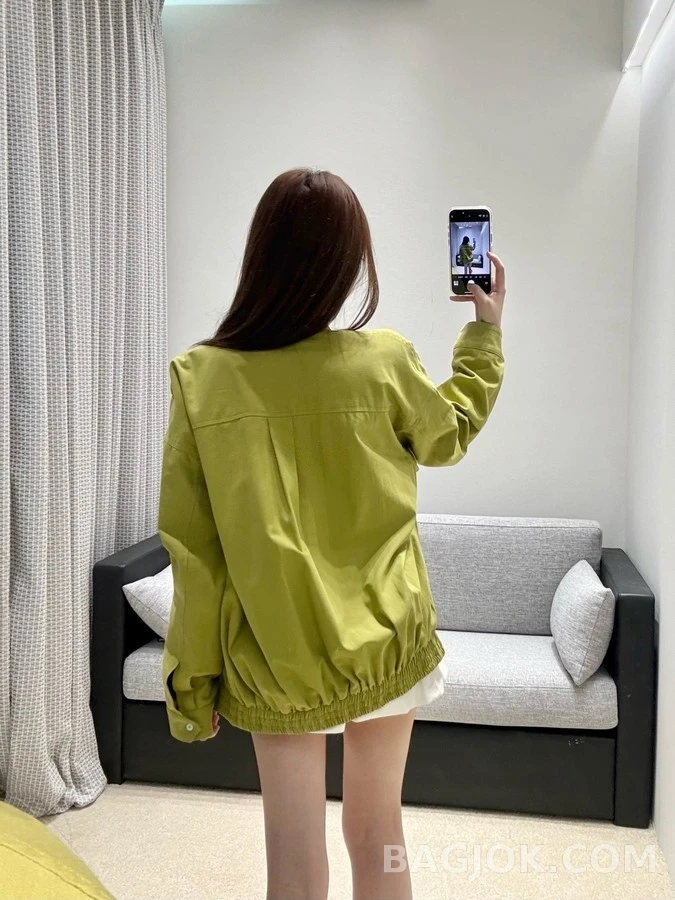 미우미우 미우미우 엠브로이더리 로고 자켓 상세 이미지