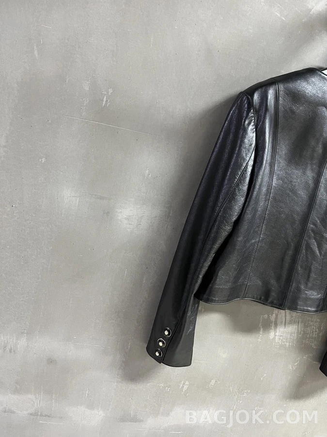샤넬 샤넬 V넥 버튼 레더 자켓 상세 이미지
