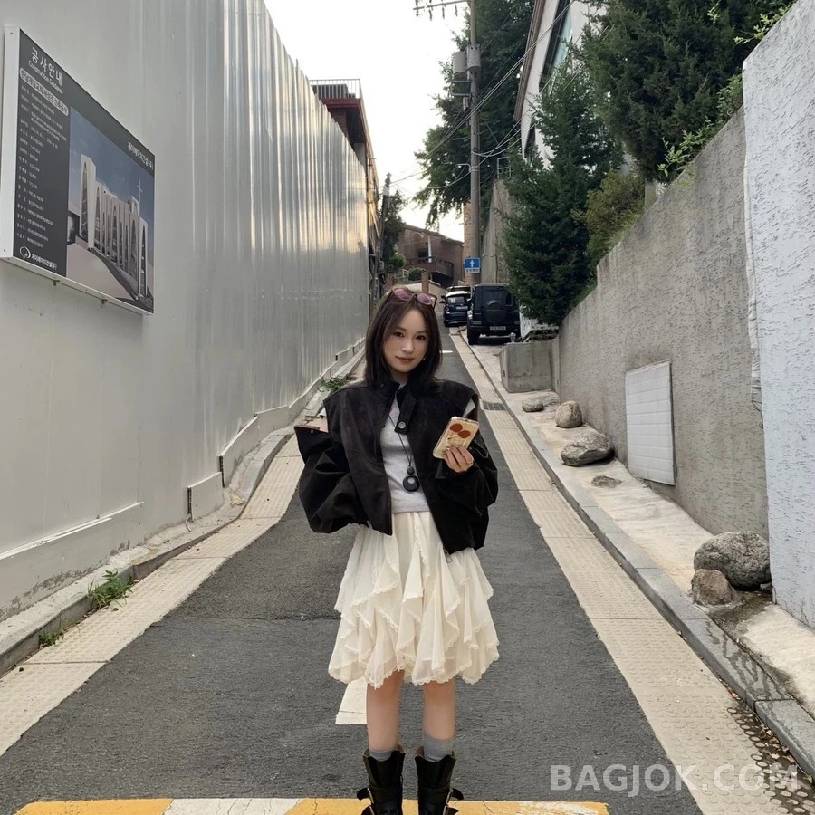 발렌시아가 발렌시아가 탈부착 소매 레더 봄버 자켓 상세 이미지