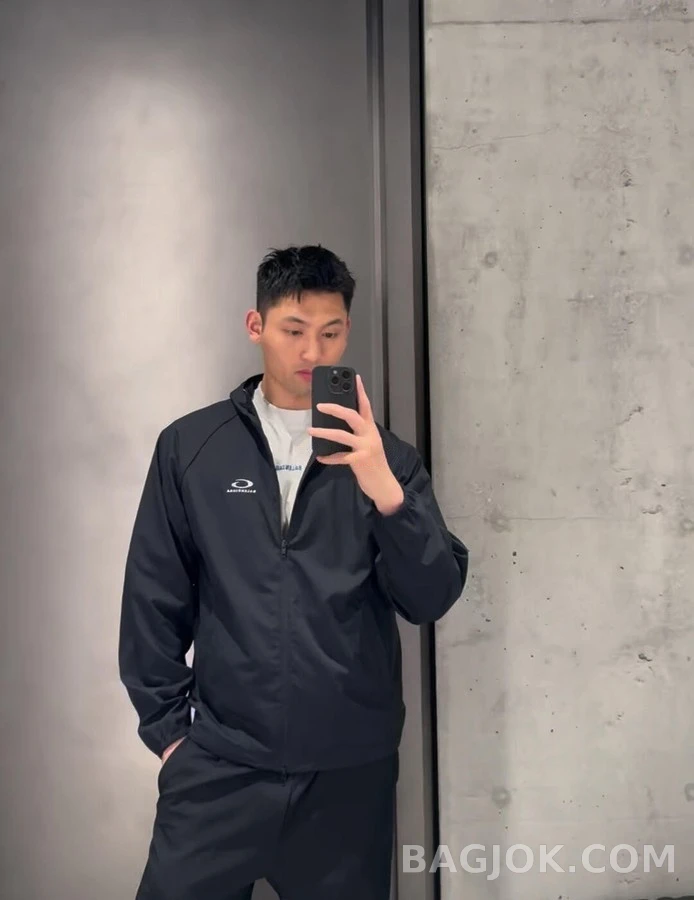 발렌시아가 발렌시아가 테크니컬 트랙수트 자켓 상세 이미지