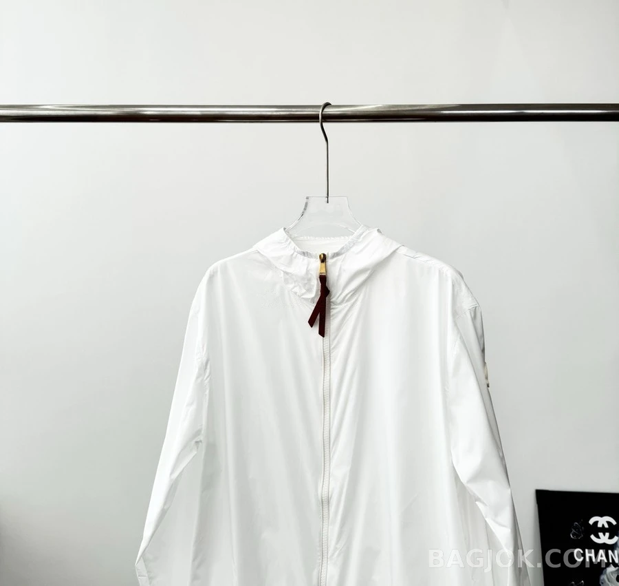 몽클레어 몽클레어 후드 바람막이 상세 이미지