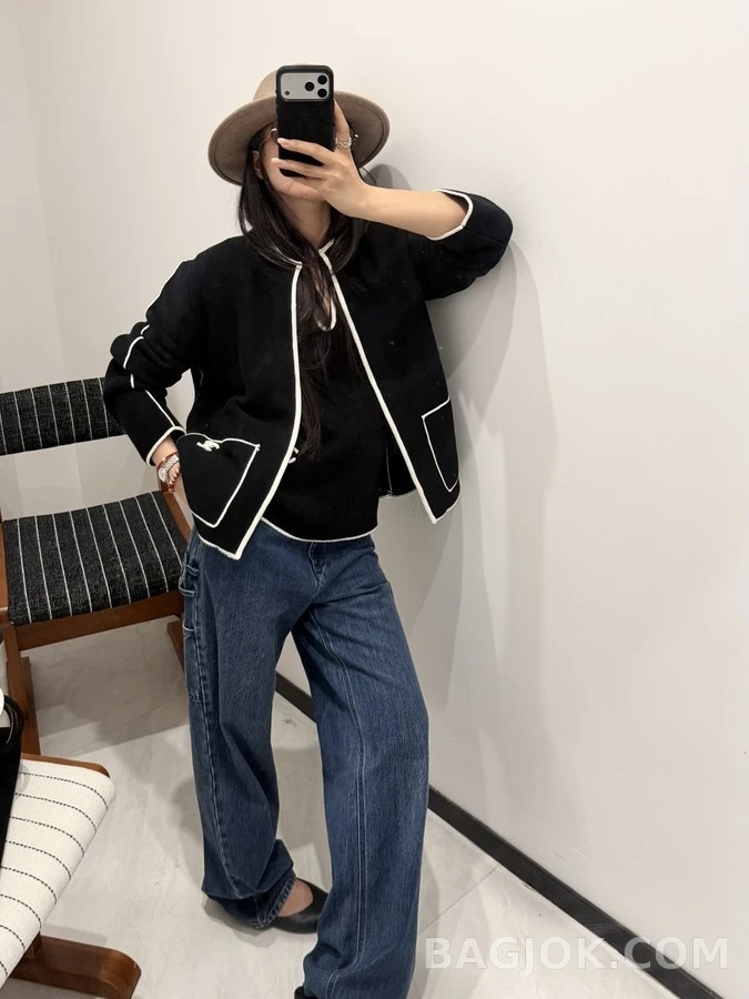 샤넬 샤넬 블랙앤화이트 로고 자켓 상세 이미지