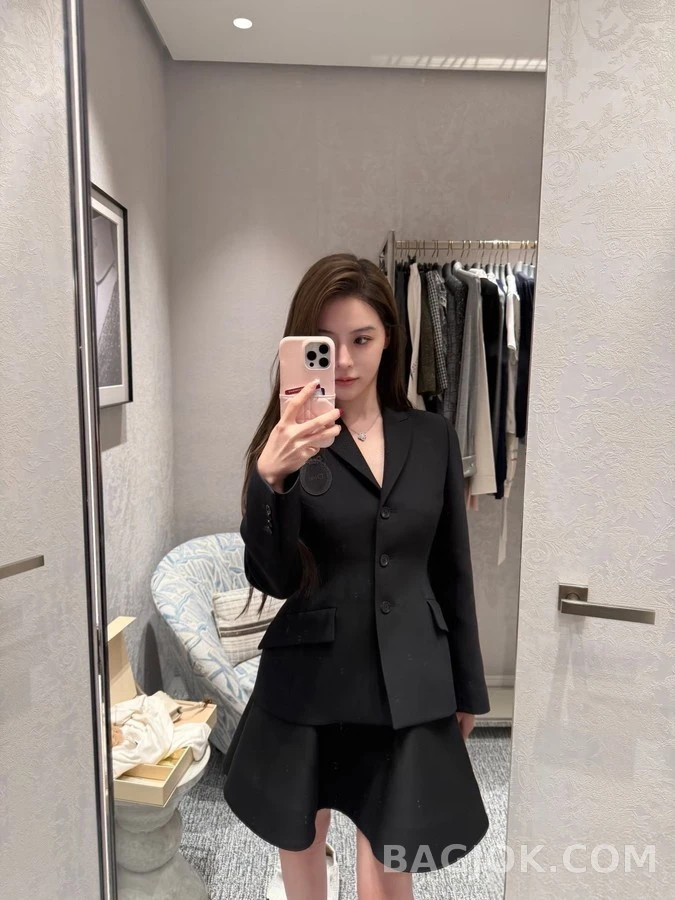 디올 디올 엠블럼 블레이저 상세 이미지