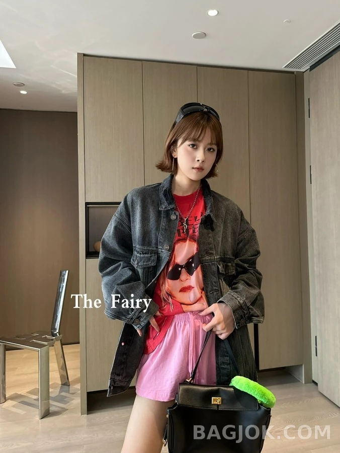 발렌시아가 발렌시아가 그라피티 레터링 워싱 데님 자켓 상세 이미지