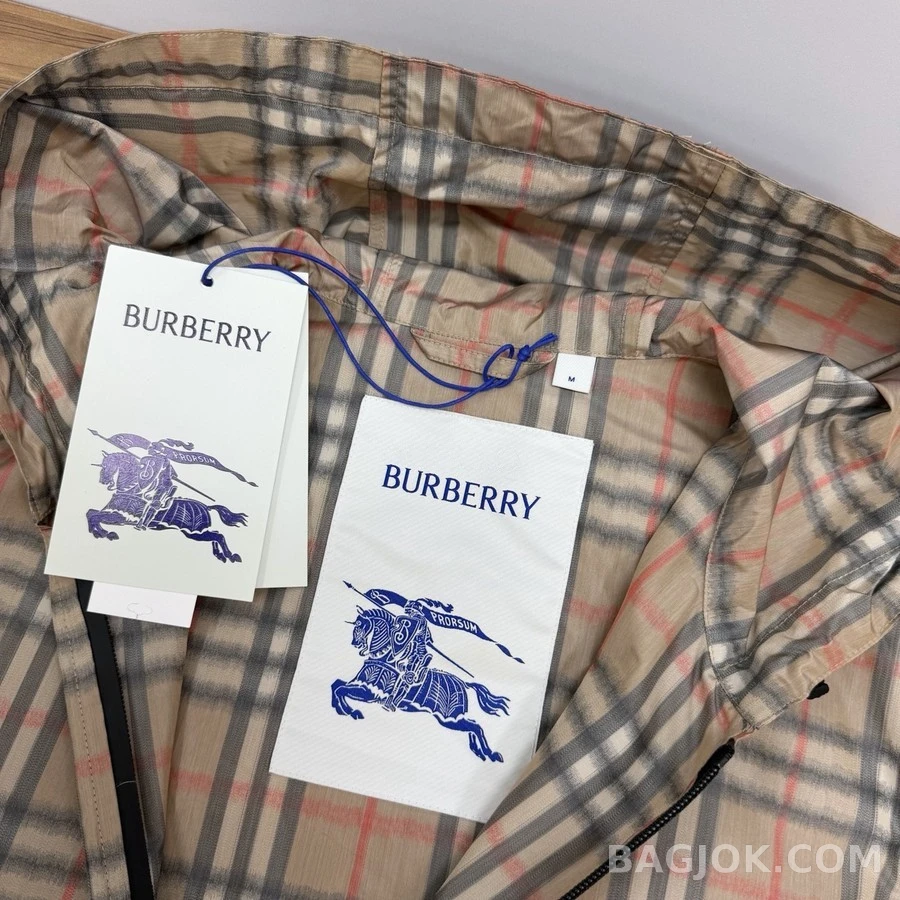 버버리 버버리 클래식 그라데이션 체크 후드 바람막이 상세 이미지