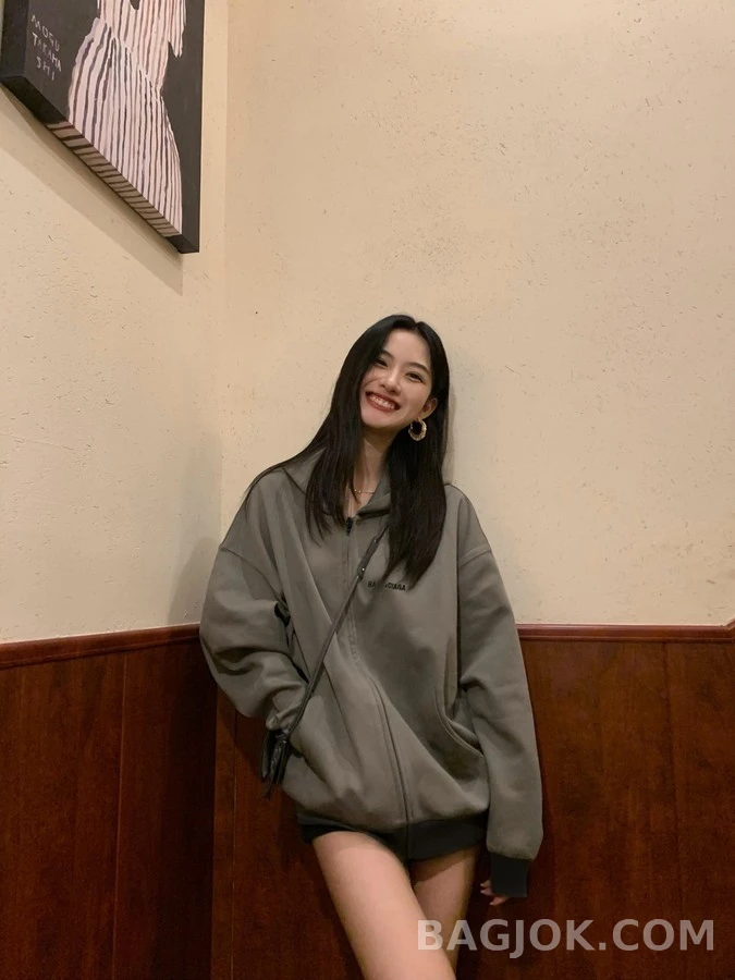 발렌시아가 발렌시아가 양면 후드 집업 상세 이미지