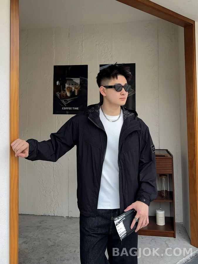 펜디 펜디 로고 후드 자켓 상세 이미지