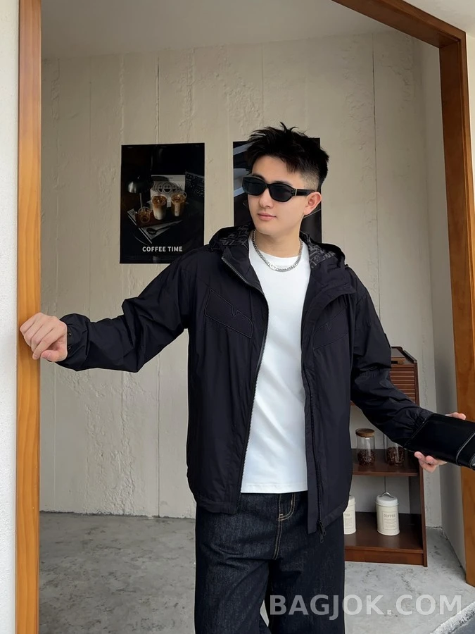 펜디 펜디 로고 후드 자켓 상세 이미지