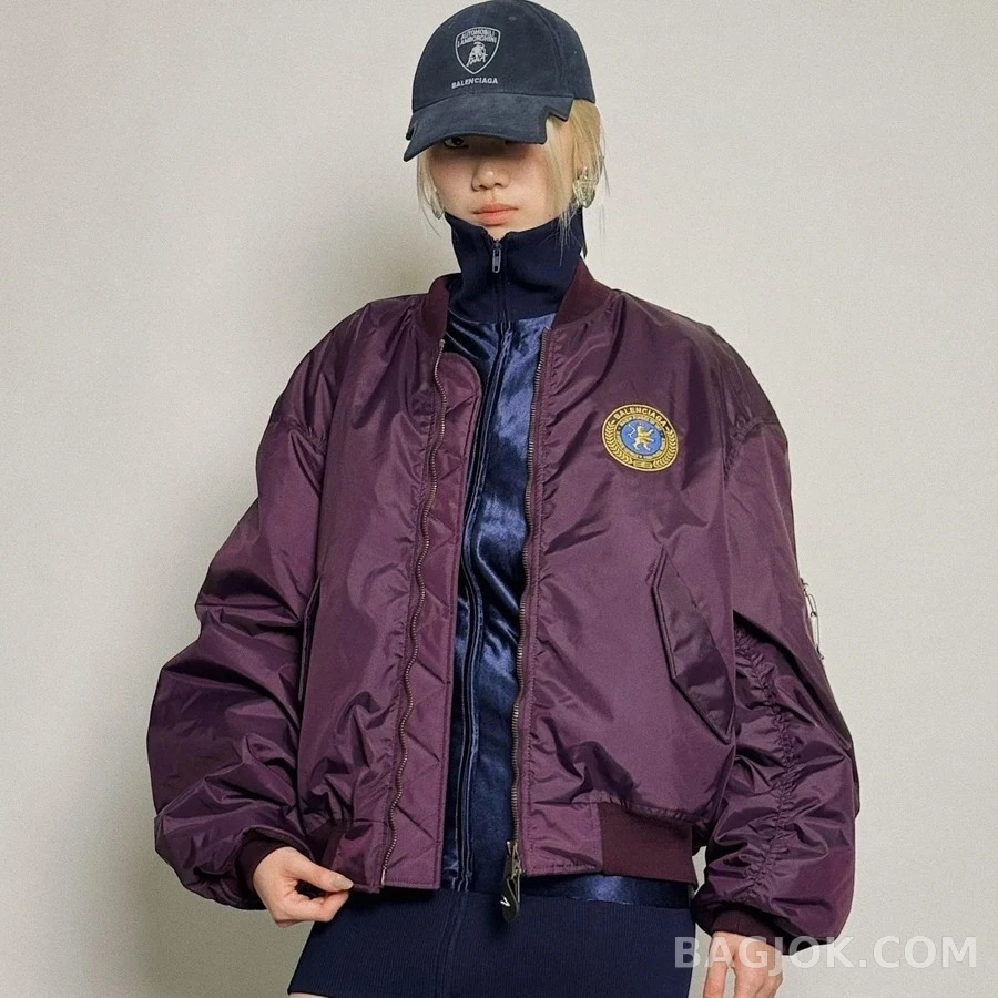 발렌시아가 발렌시아가 엠블럼 자수 파일럿 자켓 상세 이미지