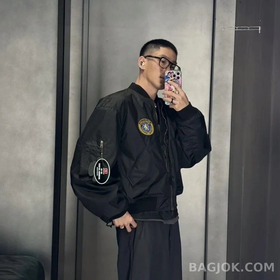 발렌시아가 발렌시아가 휘장 자수 파일럿 재킷 상세 이미지