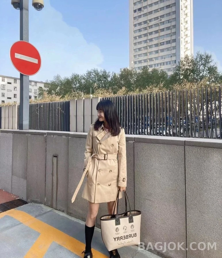 버버리 버버리 켄싱턴 쇼트 트렌치 코트 상세 이미지
