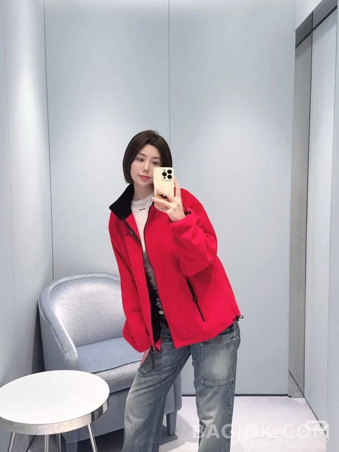 미우미우 미우미우 로고 자수 플리스 자켓 상세 이미지
