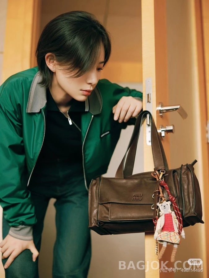 미우미우 미우미우 배색 카라 자켓 상세 이미지