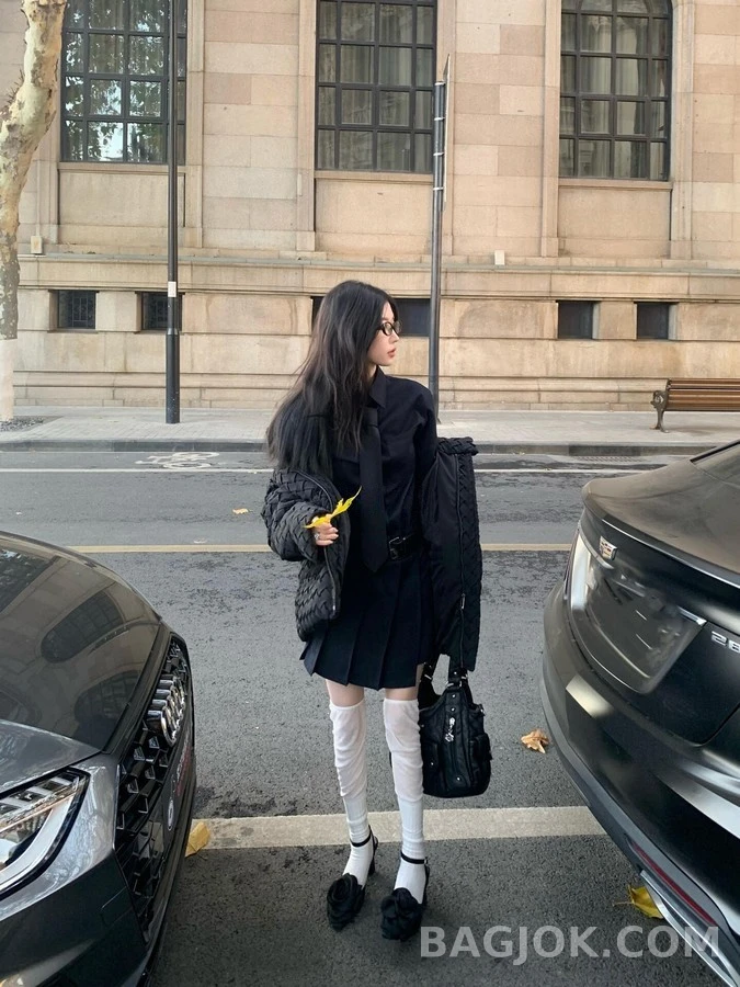 보테가베네타 보테가 베네타 인트레치오 편직 패딩 자켓 상세 이미지