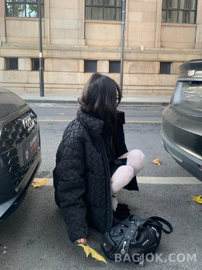 보테가베네타 보테가 베네타 인트레치오 편직 패딩 자켓 상세 이미지