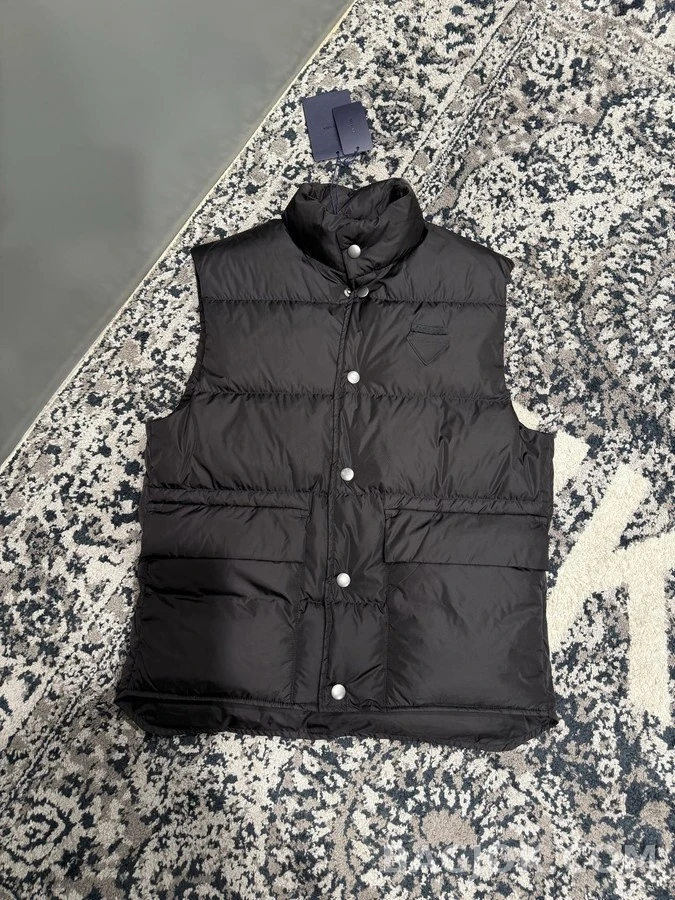 프라다 프라다 Re-Nylon 패딩 베스트 상세 이미지
