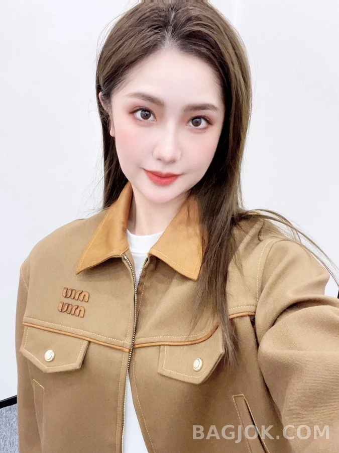 미우미우 미우미우 스웨이드 칼라 집업 자켓 상세 이미지