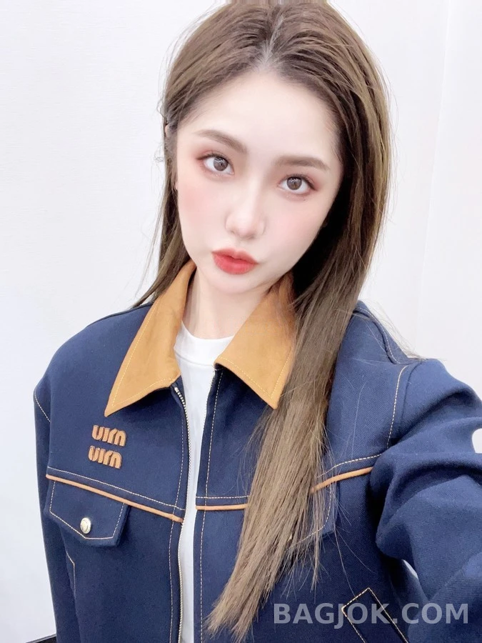 미우미우 미우미우 스웨이드 칼라 집업 자켓 상세 이미지