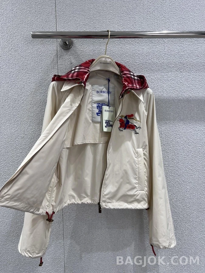 버버리 버버리 아이보리 전마 자수 체크 크롭 후드 재킷 상세 이미지