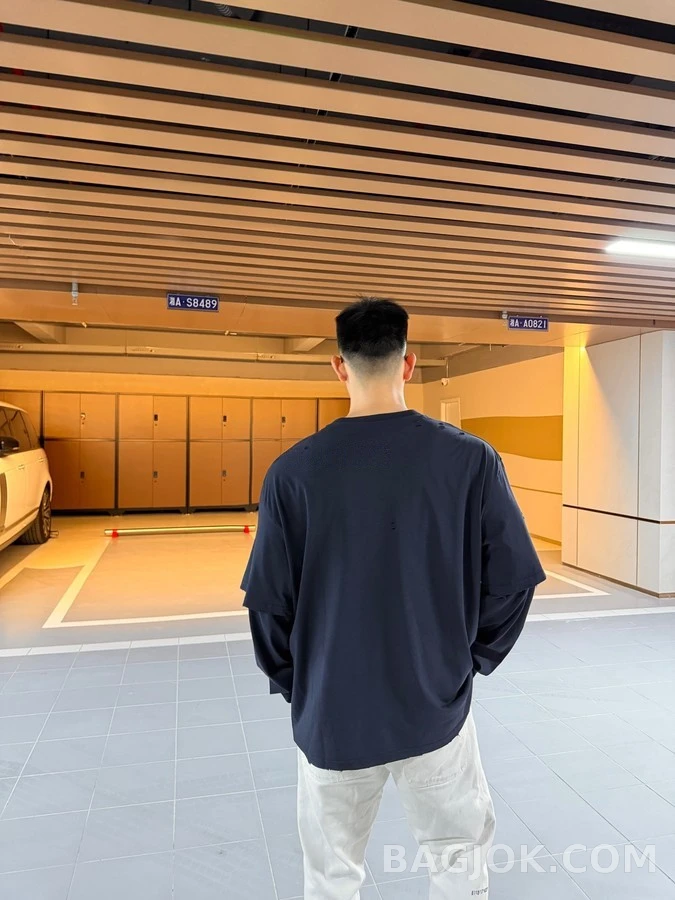 아크네 스튜디오 아크네 스튜디오 데미지 로고 레이어드 긴팔 티셔츠 상세 이미지