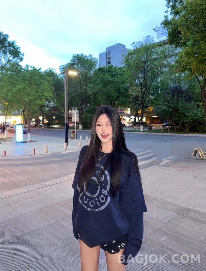 아크네 스튜디오 아크네 스튜디오 데미지 로고 레이어드 긴팔 티셔츠 상세 이미지