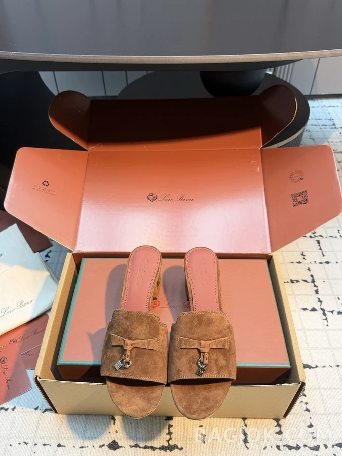 로로피아나 로로피아나 스웨이드 블록힐 뮬 상세 이미지