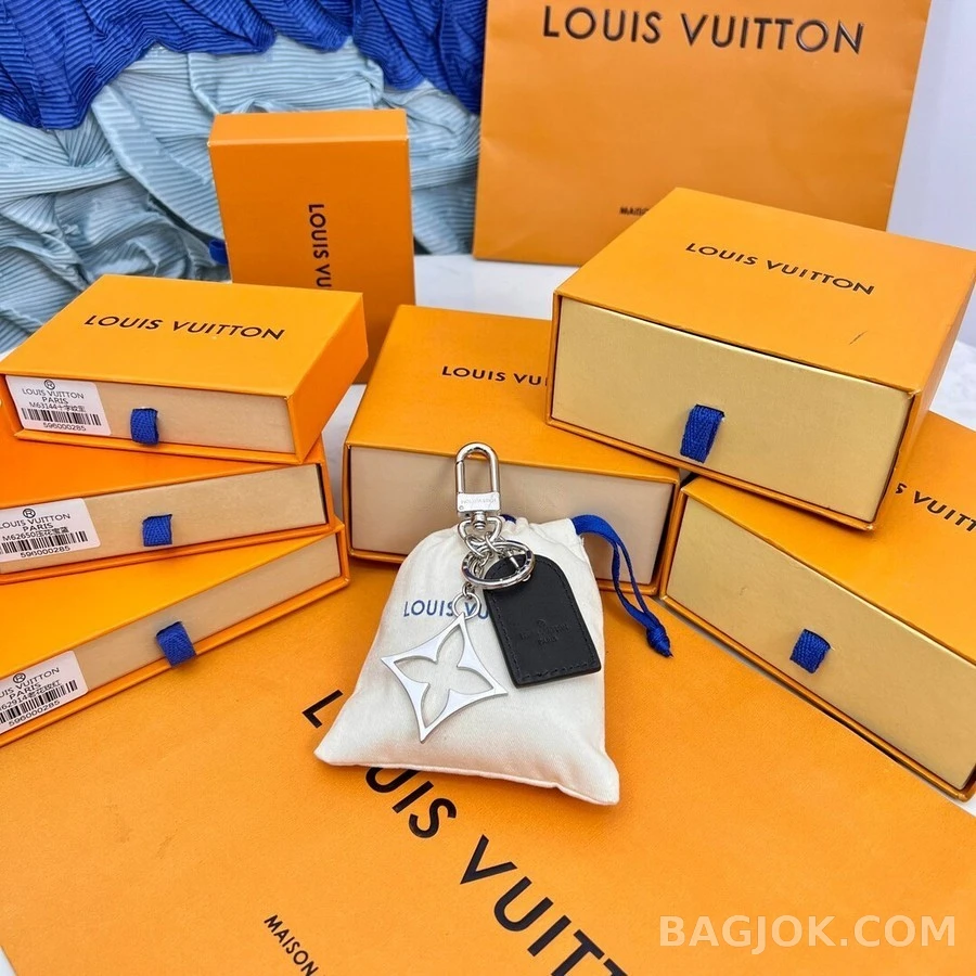 루이비통 루이비통 LV 포 유 앤 미 키링 상세 이미지