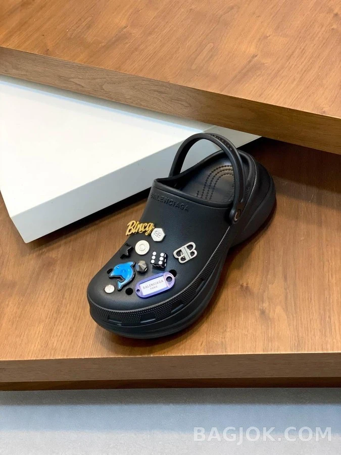 발렌시아가 발렌시아가 크록스 지비츠 뮬 상세 이미지