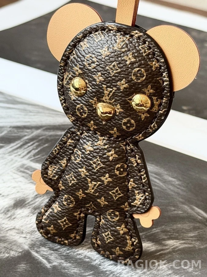 루이비통 루이비통 모노그램 베어 키링 상세 이미지