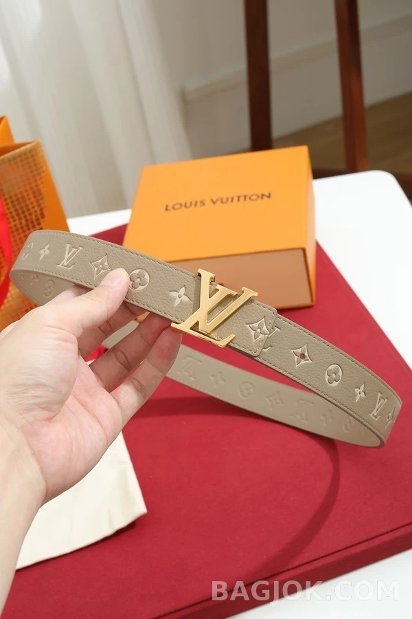 루이비통 루이비통 모노그램 엠보싱 벨트 상세 이미지