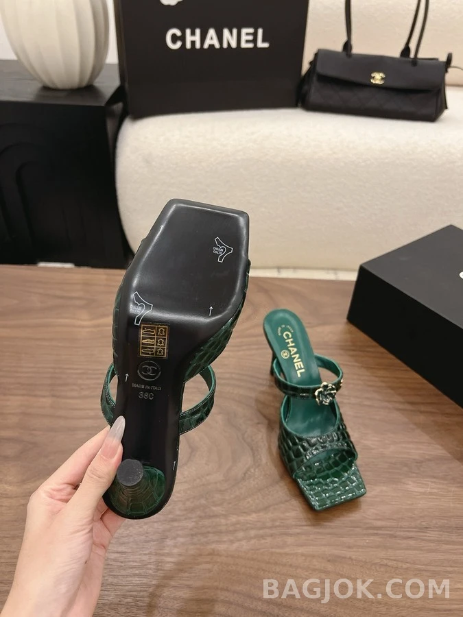 샤넬 샤넬 악어 엠보싱 스퀘어토 뮬 힐 상세 이미지
