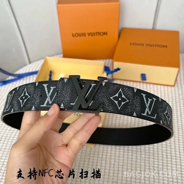 루이비통 루이비통 이니셜 리버서블 벨트 상세 이미지