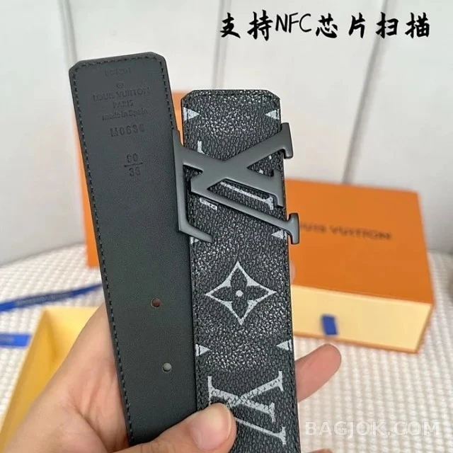 루이비통 루이비통 이니셜 리버서블 벨트 상세 이미지