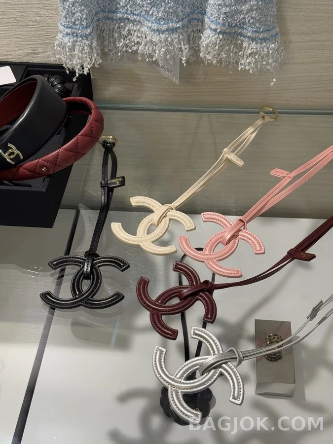 샤넬 샤넬 더블 C 로고 가죽 키링 상세 이미지