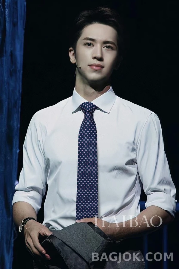 에르메스 에르메스 H 로고 실크 넥타이 상세 이미지