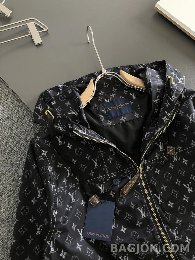 루이비통 루이비통 모노그램 후드 자켓 상세 이미지