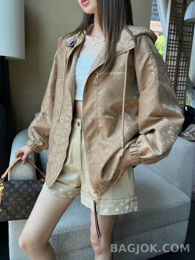 루이비통 루이비통 모노그램 후드 집업 상세 이미지