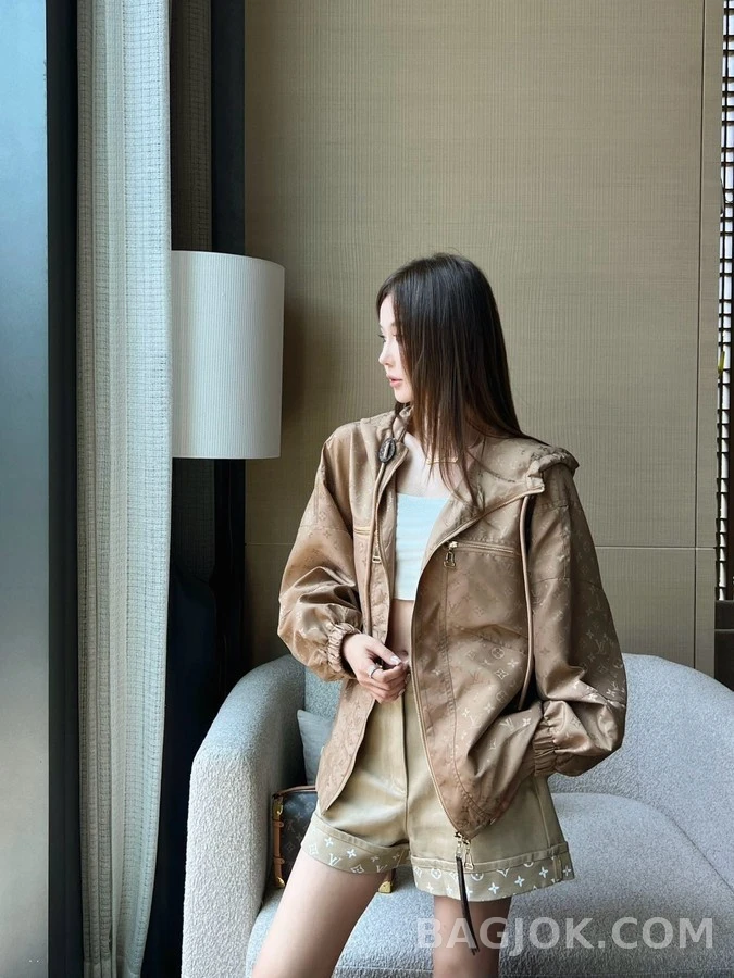 루이비통 루이비통 모노그램 후드 집업 상세 이미지