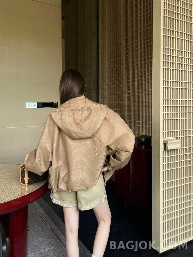 루이비통 루이비통 모노그램 후드 집업 상세 이미지
