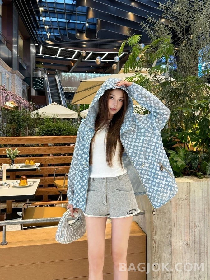 루이비통 루이비통 모노그램 후드 집업 상세 이미지